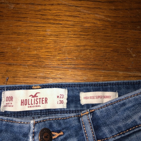 HOLLISTER BLUE RIPPED SKINNY JEANS - Picture 2 of 3